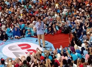 Kampanye Akbar, Cawapres Sandi, Sapa Ribuan Pendukungnya di Balikpapan.