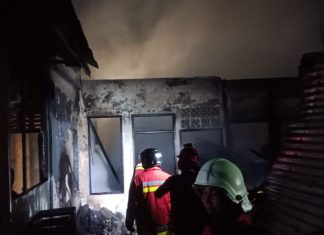 Dua Unit Rumah Milik Satu Keluarga Ludes Dilalap Api