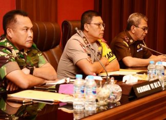 Pangdam VI Mulawarman Bersama Kapolda dan Kajati Kaltim Teleconference Dengan Kemenpolhukam