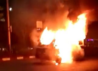 Angkot Hangus Dilalap si jago Merah