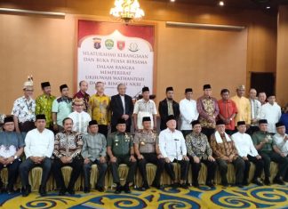 Pangdam VI/Mlw, Forkopimda dan Masyarakat Kaltim Deklarasi Bersama Pererat Uhkhuwah Wathaniyah Dalam Bingkai NKRI.