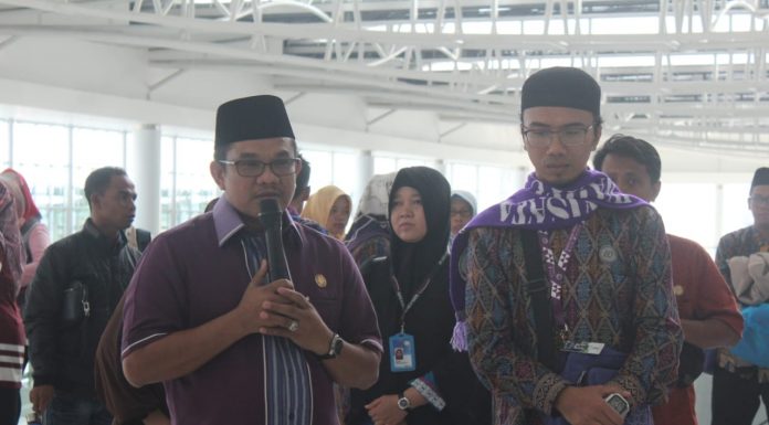 Travel WAW Kembali Berangkatkan Puluhan Jamaah Umroh dari Bandara SAMS