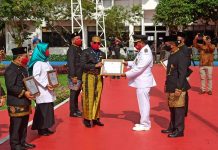 HUT RI ke 75, AHB Terima Penghargaan Peduli Pendidikan dari Pemkot Balikpapan