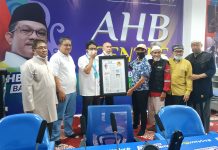Gagal Ikut Kontestasi Pilkada, AHB di Anugerahi Sebagai Pejuang Demokrasi Balikpapan