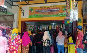 Belum Ada Titik Terang, Puluhan Ibu-Ibu Tak Terima Program Sembako