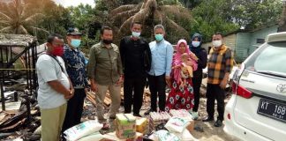 Peduli Korban Kebakaran di Samboja, Fraksi Golkar Kukar Kunjungi dan Bagikan Sembako Gratis