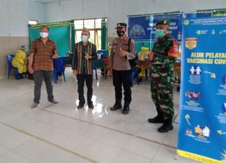 Polsek, Danramil 1612/06, Camat Lembor Pantau Pelaksanaan Vaksinasi Covid-19 Bagi Nakes