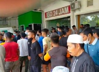 Akibat Limbah Meluap Lagi, Warga Wakan Praya Tutup Pintu RSCM