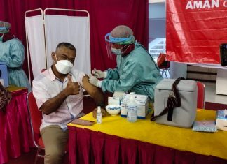 Budiono Jalani Vaksinasi Covid-19, Himbau Masyarakat Jangan Takut Divaksin