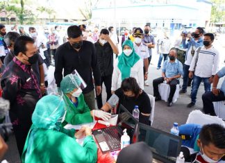 Tinjau Pelaksanaan Vaksinasi Covid-19, Wali Kota Medan Apresiasi Antusias Pedagang