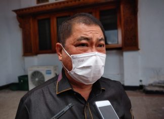 Vaksinasi Bagi Lansia, Jhony Ng: Pemkot Diminta Lebih Transparan