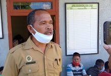 156 KK Terima BLT Dana Desa Dari Pemdes Surunumbeng Manggarai Barat