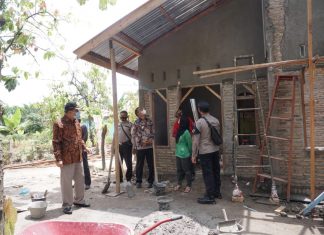 Wali Kota Tinjau Bedah Rumah Karya Taruna Latsitardanus di Tebing Tinggi