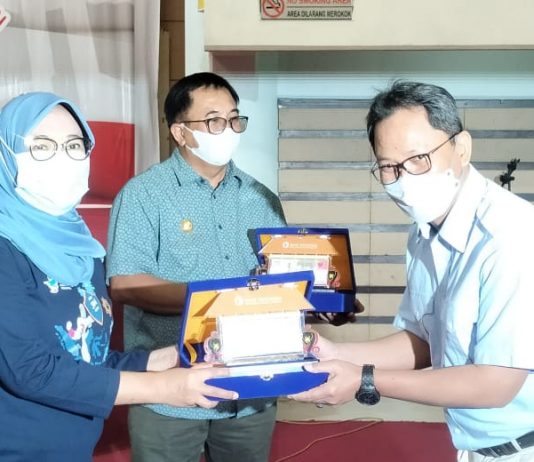 Bank Indonesia Apresiasi Nakes Balikpapan Dengan Membagikan Uang Pecahan 75 Ribu