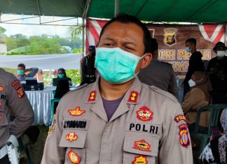 “Jemput Bola” SPN Polda Kaltim Gelar Vaksinasi di Lingkungan RT 40 Batu Ampar