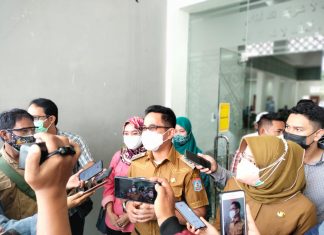 Dijadikan Sentra Vaksinasi Kedua Setelah Dome, Walikota Balikpapan Rahmad Mas’ud Tinjau Langsung Embarkasi Haji