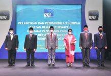 Lantik 5 Dewan Pengawas LPP RRI Periode 2021-2026, Ini Pesan Menteri Johnny G Plate