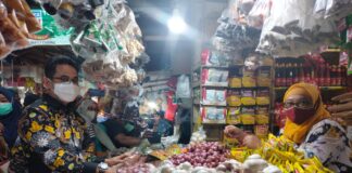 Pastikan Ketersediaan Bahan Pokok dan Harga Stabil Jelang Nataru, Walikota Sidak Pasar di Balikpapan