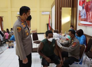 Kapolres Tinjau Pelaksanaan Vaksinasi di Gerai Vaksin Presisi Polres Berau