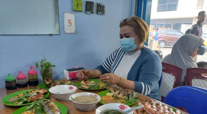 Warung Mabar Sediakan Ikan Segar dengan Tiga Jenis Sambal