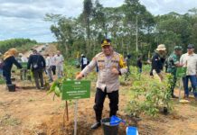 Kapolres PPU Ikuti Penanaman Pohon Serentak Tahun 2024 di IKN