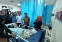 Jenguk Petugas KPPS di RSUD Beriman, Rahmad Ucapkan Terima Kasih Pemilu di Balikpapan Berjalan Sukses