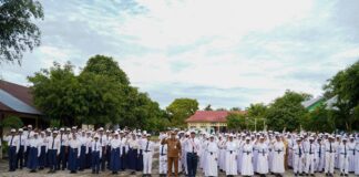 Jadi Irup di SMP Negeri 11 Babulu, Makmur Sindir Perihal Kedisiplinan di Sekolah