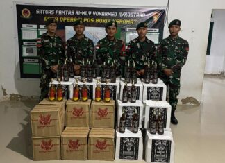 Satgas Pamtas Gagalkan Penyelundupan Miras Ilegal di Perbatasan Indonesia-Malaysia