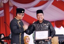 Aksi Kemanusiaan, Anggota DPRD Balikpapan Puryadi Terima Penghargaan