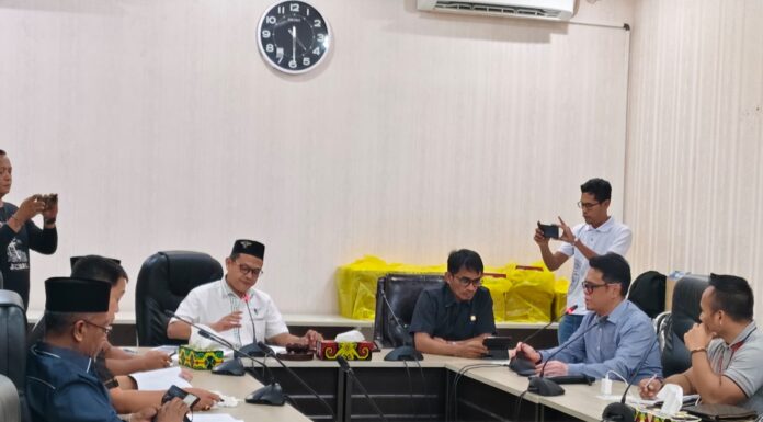 Komisi II DPRD Balikpapan Gelar RDP dengan Pengusaha Ritel Modern, Soroti Dampak OSS dan Barang Kadaluwarsa