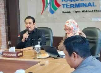 Komisi III DPRD Kaltim Soroti Jalan Poros Kariangau yang Rusak