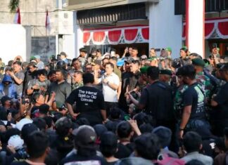 Ratusan Massa Bergerak Gelar Aksi di Depan DPRD, Alwi Janji Siap Tindaklanjuti Aspirasi Aliansi Balikpapan Bergerak