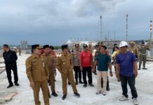 Wali Kota Rahmad Masud Tinjau Jembatan Kampung Atas Air Balikpapan Barat