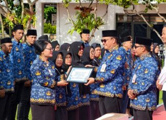 Pemkot Balikpapan Apresiasi ASN Purna Tugas, Serahkan SK Pensiun dan Tali Asih