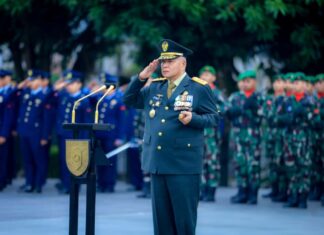 Pangdam VI/Mlw Pimpin Ziarah Nasional Peringati HUT ke-80 TNI di TMP Dharma Agung Balikpapan