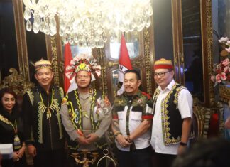 Kapolda Kaltim Jalin Silaturahmi dengan Dewan Adat Dayak, Perkuat Sinergi Penegakan Hukum Berbasis Kearifan Lokal