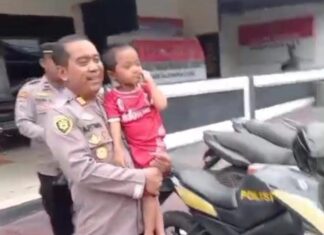 Ditemukan di Pinggir Jalan Tanpa Pendamping: Polsek Balikpapan Utara Kembalikan Balita ke Panti Asuhan