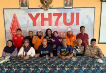 Anggota Amatir Radio dari Brunei Darussalam Kunjungi ORARI Lokal Balikpapan