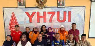 Anggota Amatir Radio dari Brunei Darussalam Kunjungi ORARI Lokal Balikpapan