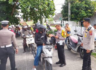 Satlantas Polresta Balikpapan Gelar Razia Operasi Zebra Mahakam 2025 di Muara Rapak, 165 Pelanggar Terjaring